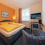 Duenenhotel Am 3*